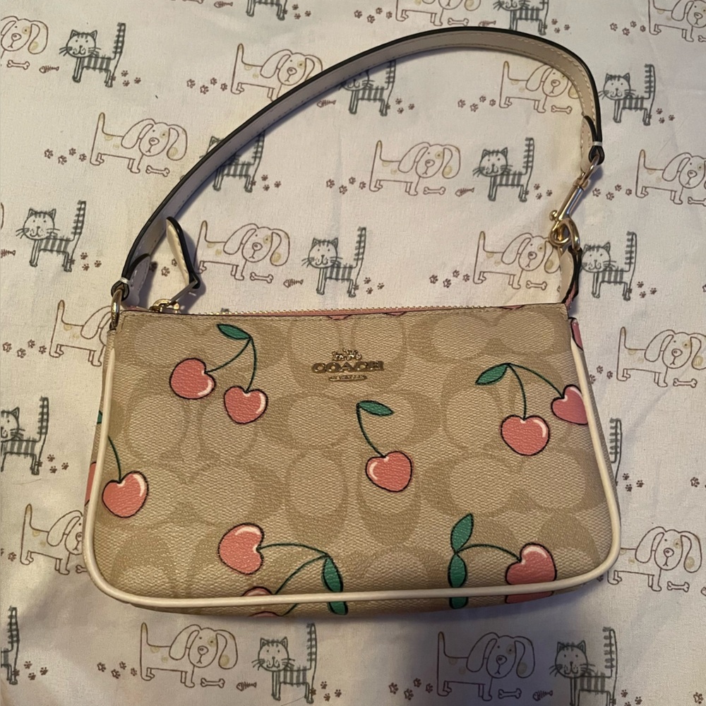 coach cherry nolita🩷very very rare